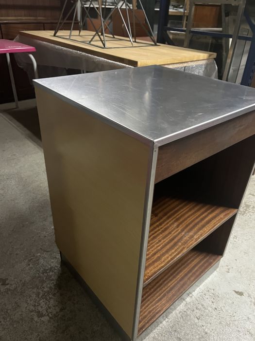 Movel de apoio com tampo em inox 58cm x 55cm