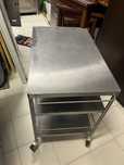 Bancada em inox com rodas