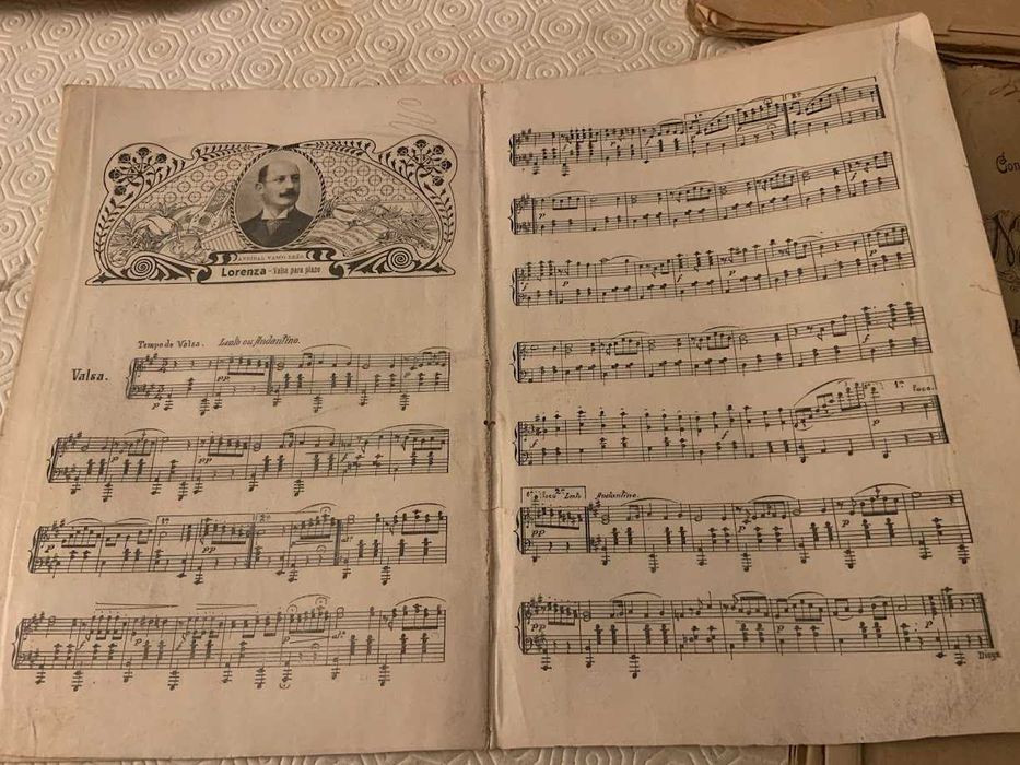 Partituras e outras peças musicais para venda