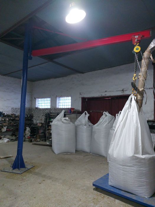 Кран консольно поворотный 1-2т