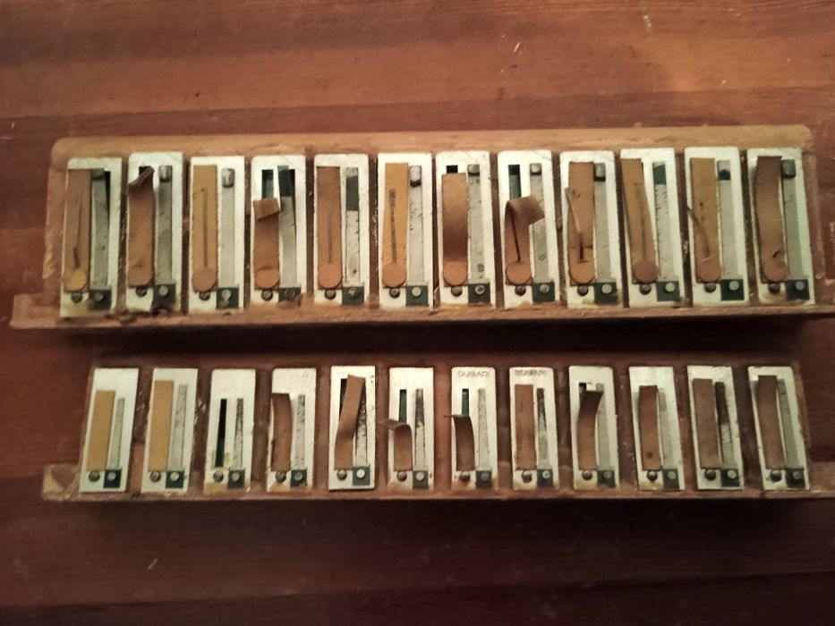 Akordeon Wiktoria ll 80bas Bułgarii głosy basowe