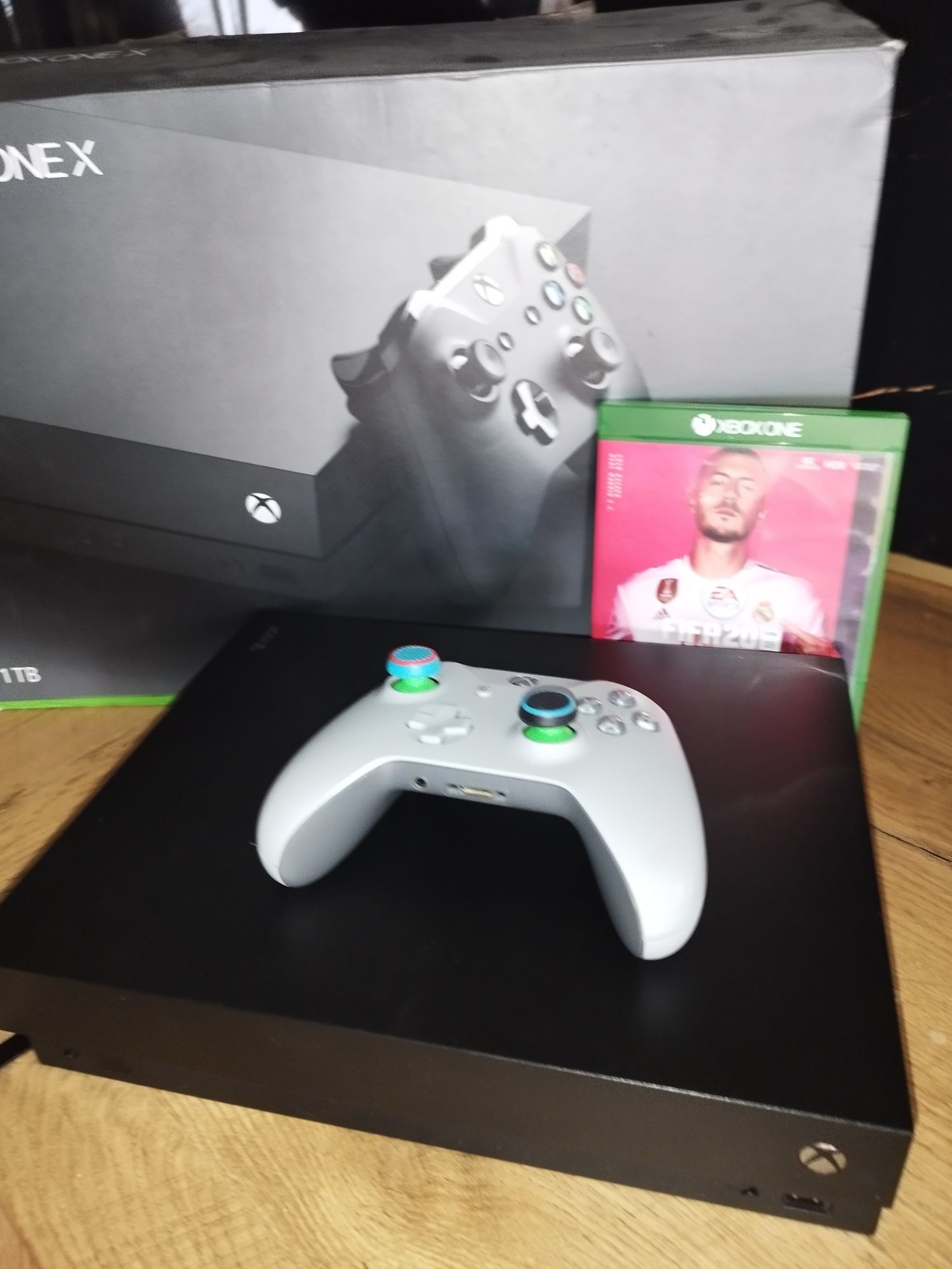 Xbox one X 1Tb 4K pad gry