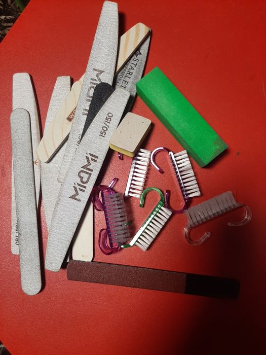 Материалы для мастера маникюра