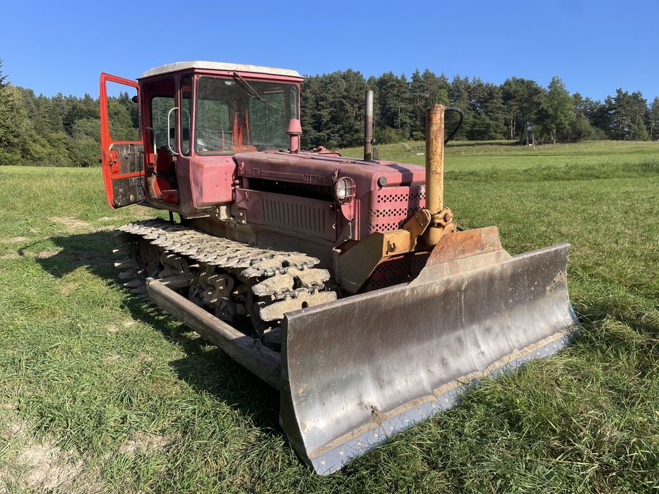 Dt 75 det błotniak spych z koparką do rowów