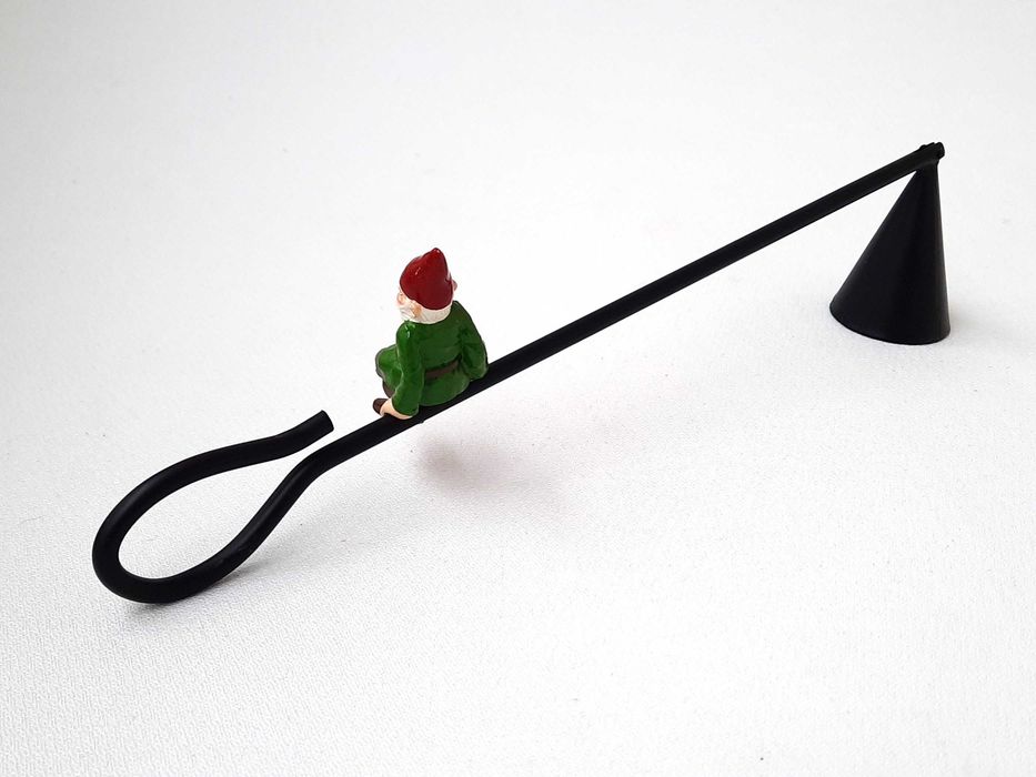 Stary kapturek do gaszenia świec , gasidło do świec