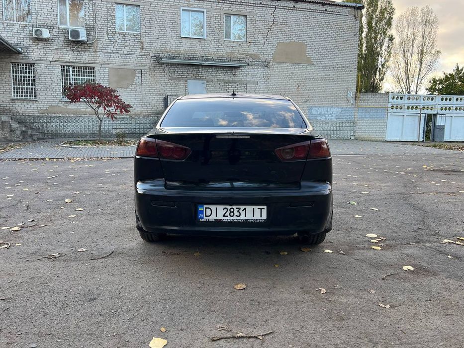 Mitsubishi Lancer X (10)