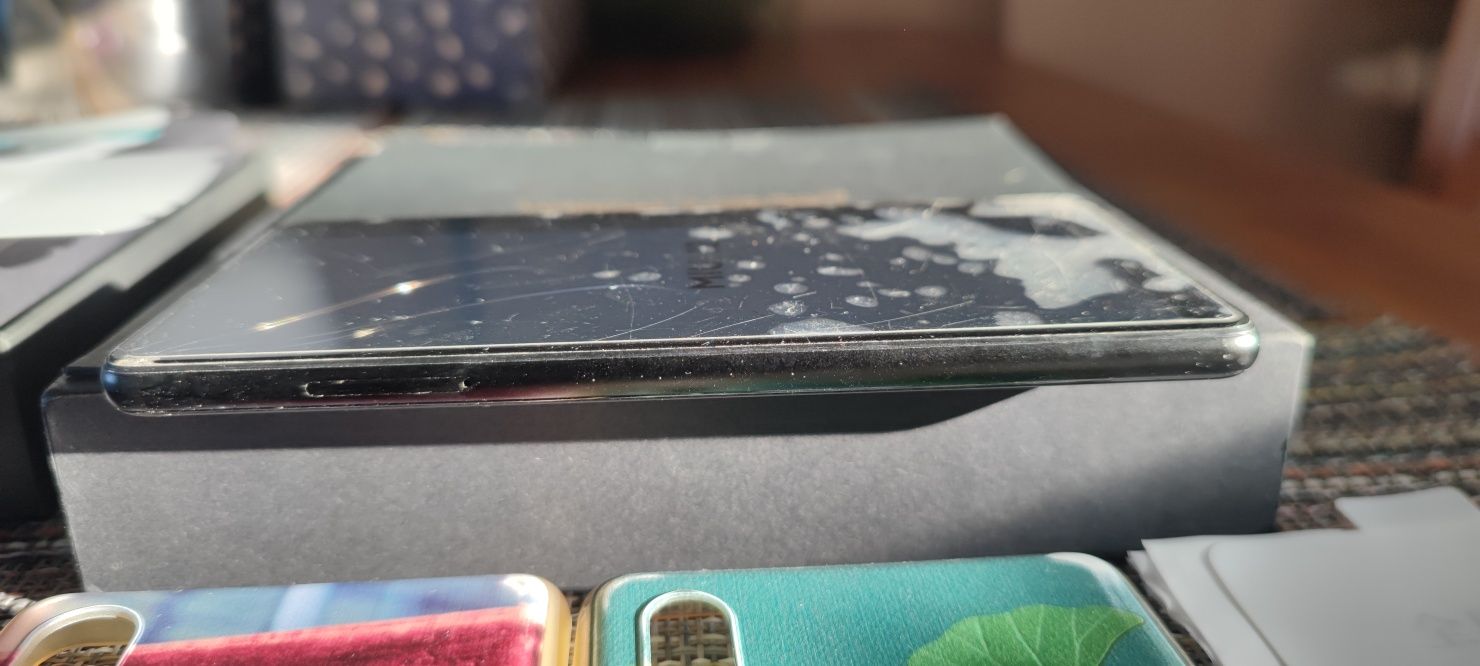 Telefon komórkowy MI Mix 2S uszkodzony wyświetlacz