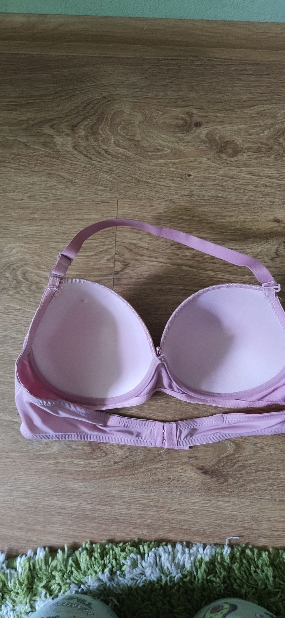 Продам бюстгальтера женские
