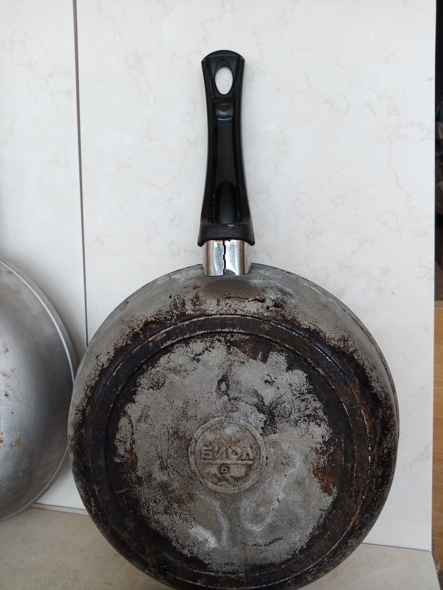 Сковородки "Биол" (Украина) алюминиевые 25 и 27 см.