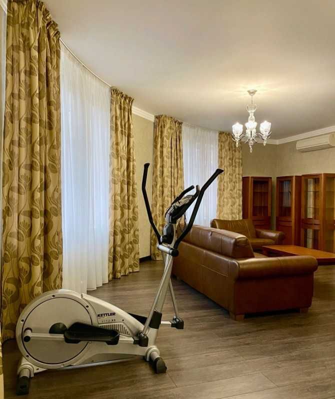 Без %. Центр. 3-кім. 140м2 м. Печерська. вул. Коновальця 36в