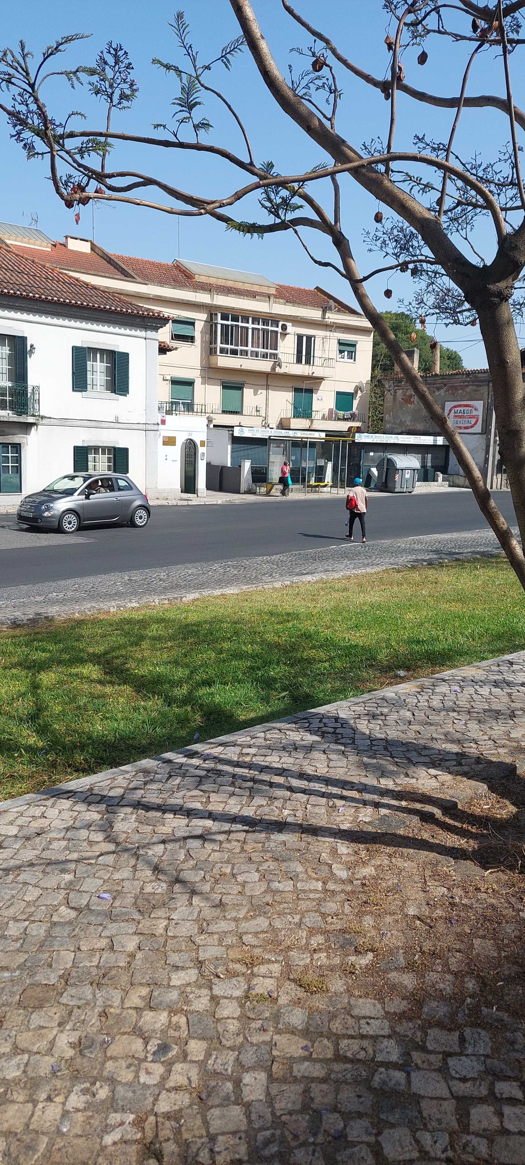 Alugo Loja Rua Principal - Flamenga/Loures