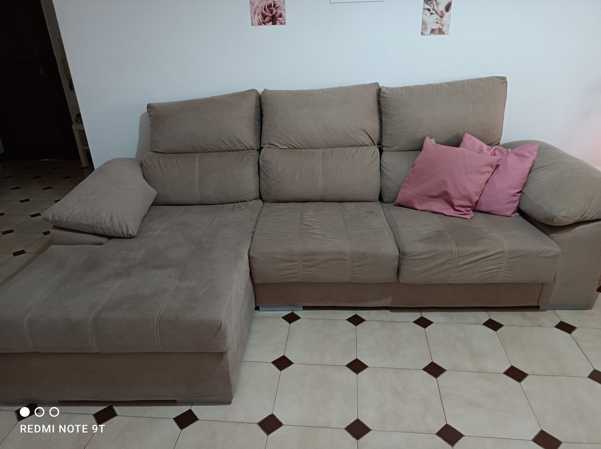 Sofá com chaise longue