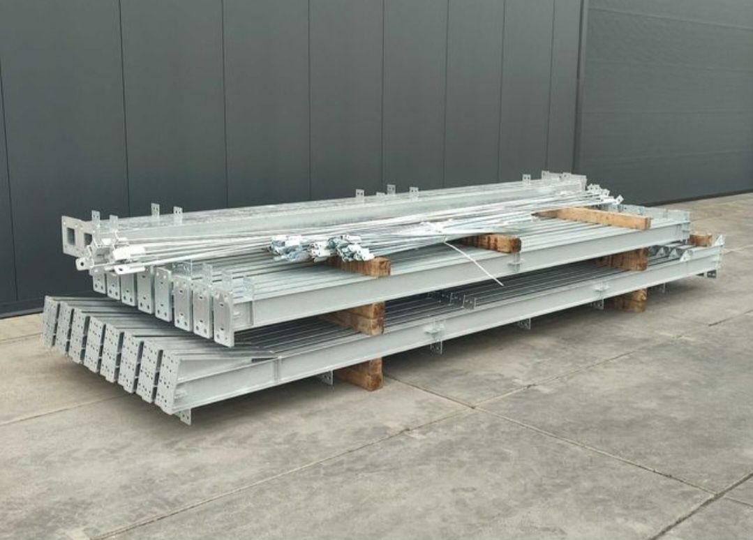 Konstrukcja stalowa hali 12 x 32 x 5m