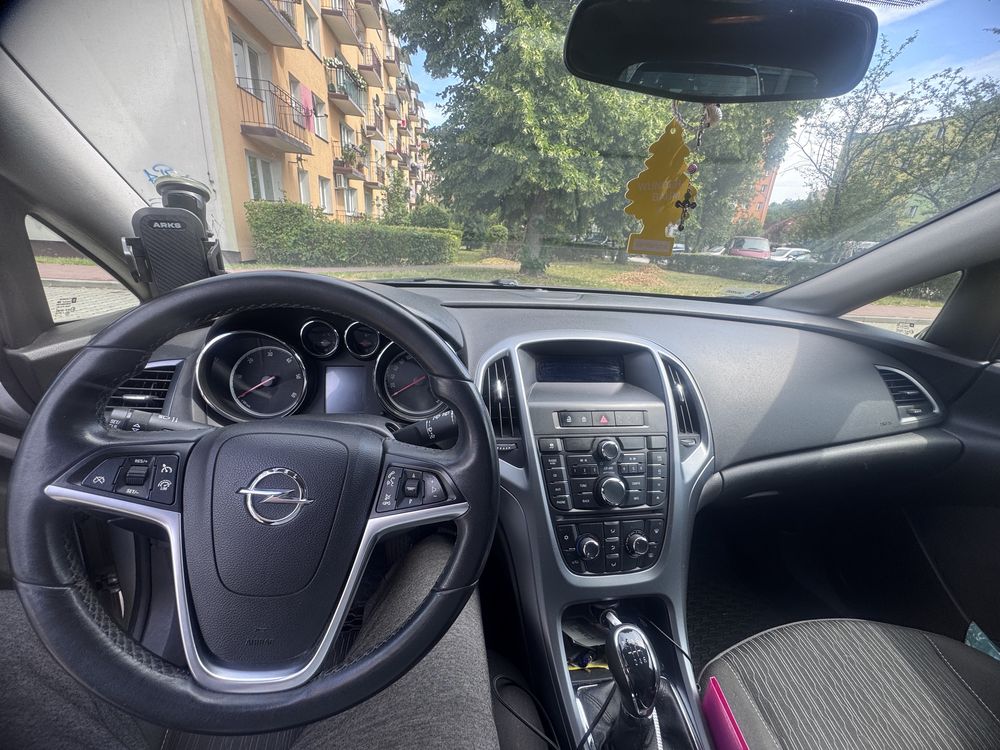Sprzedam Opel Astra J 2013r