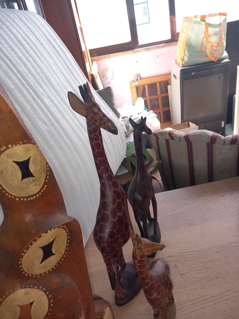 4 Girafas em madeira