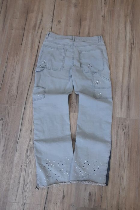 Flared jeans

Стан 9/10
Довжина 103 
Пояс 40

Вартість 8