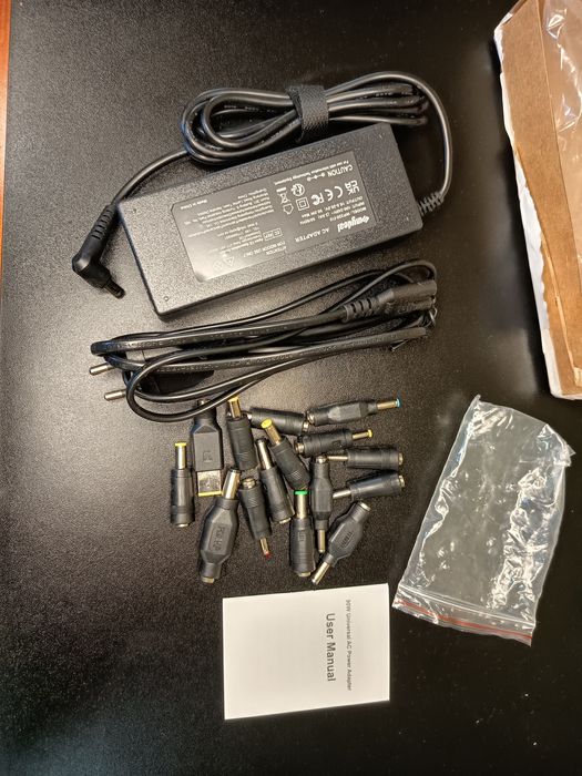 Nowy uniwersalny zasilacz do laptopa 90W + komplet końcówek