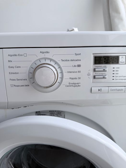 Máquina de Lavar Roupa LG F12B8TDW - Inverter Direct Drive 8kg