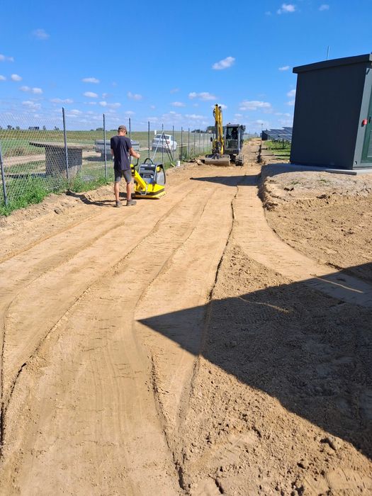 Budowa utwardzenie dróg z kruszywa granitowego, oraz betonowego