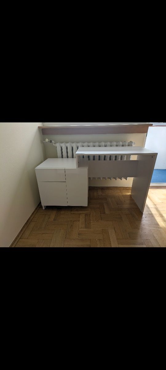 Sprzedam białe biurko