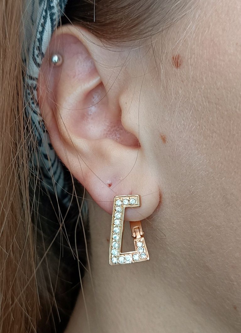 Золотые серьги 585