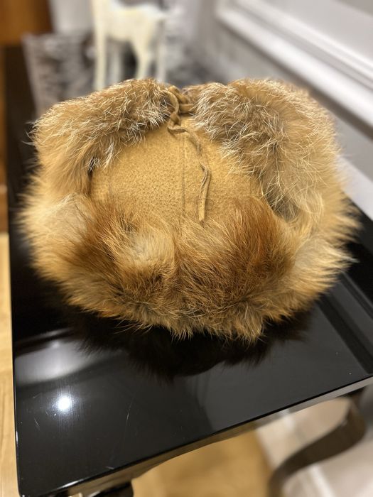 Czapka z naturalnego lisa, futro naturalne, elementy skórzne