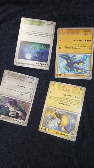 Оригінальні картки Pokémon з різних бустерів