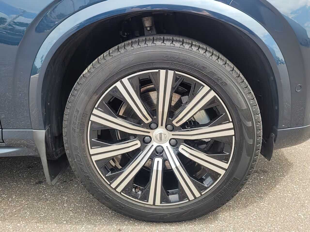 Volvo XC90   2023