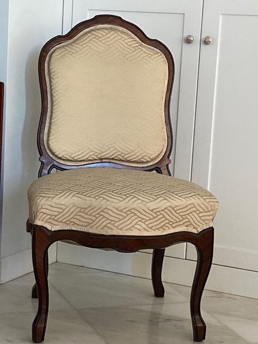 Cadeirao antigo em bom estado