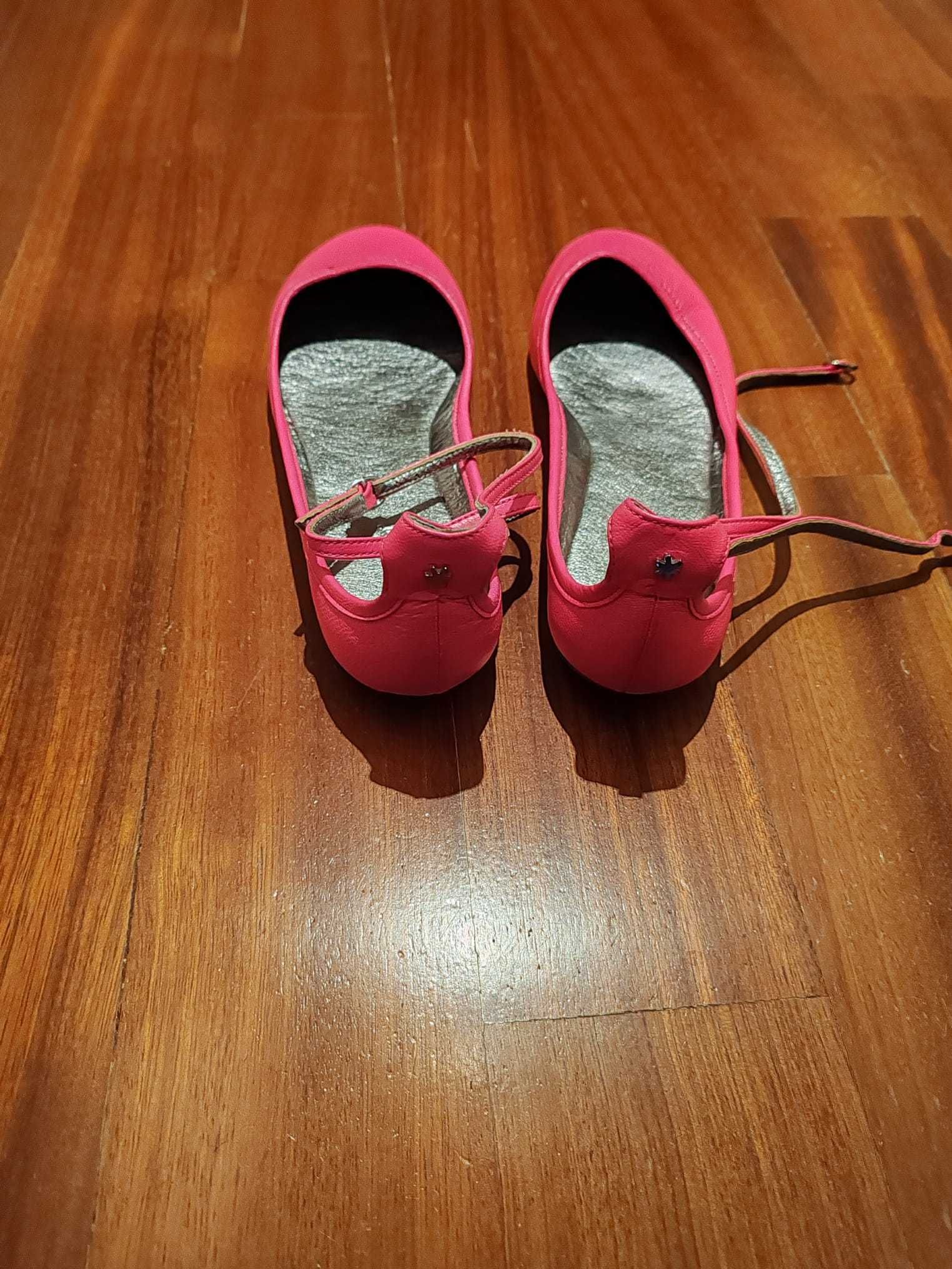 Sabrinas em pele da marca Flip*Flop. Sem uso.