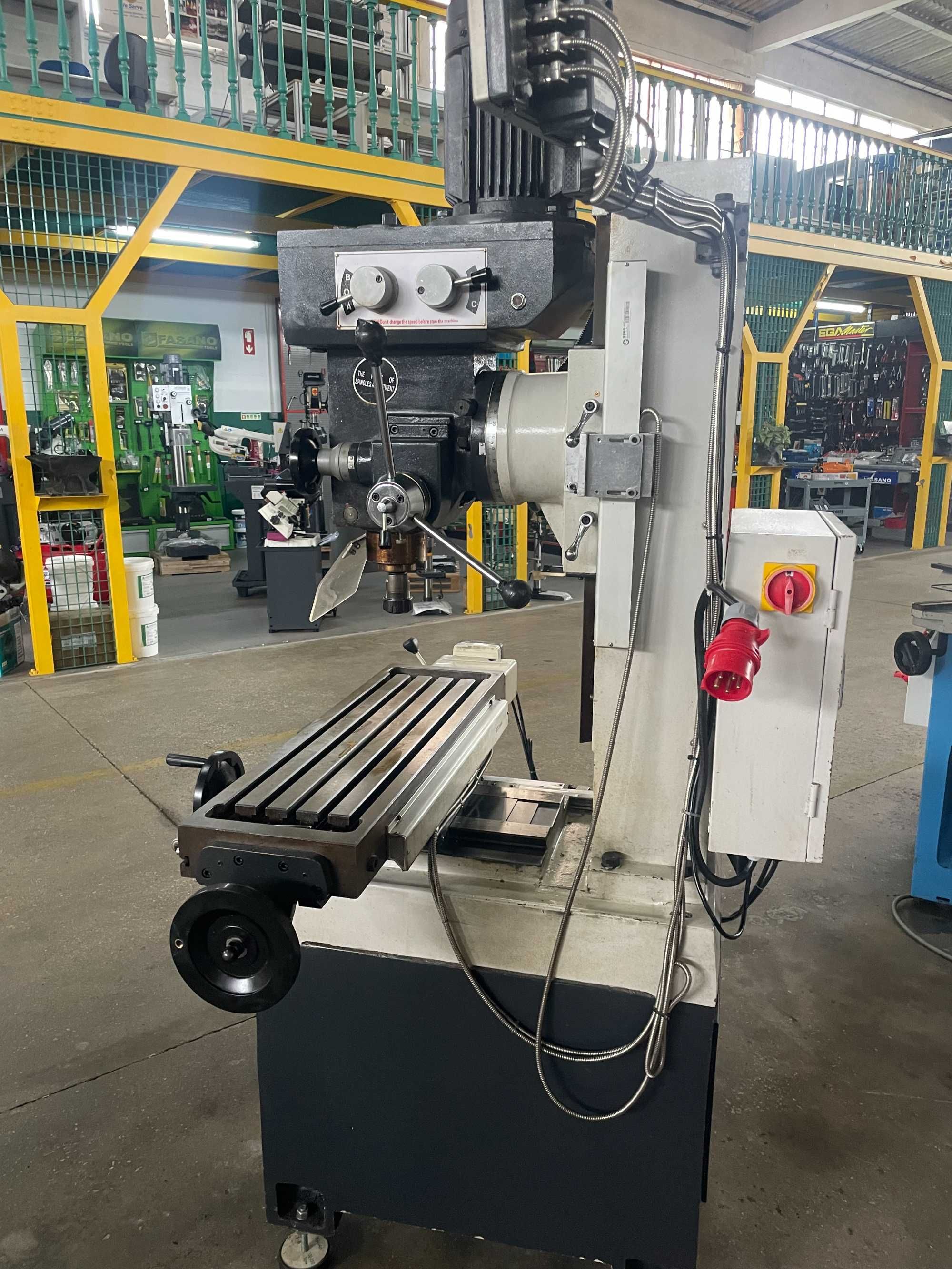 Fresadora HELLER TF50