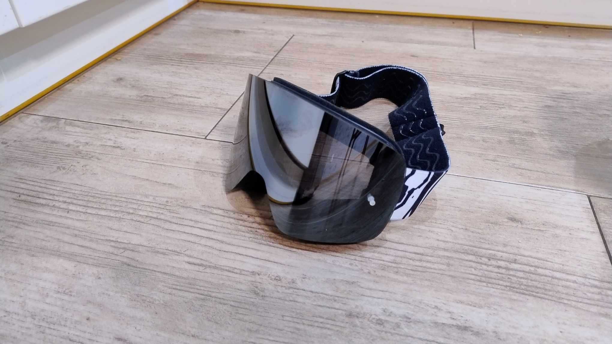 kask Raven w rozmiarze XS z goglami
