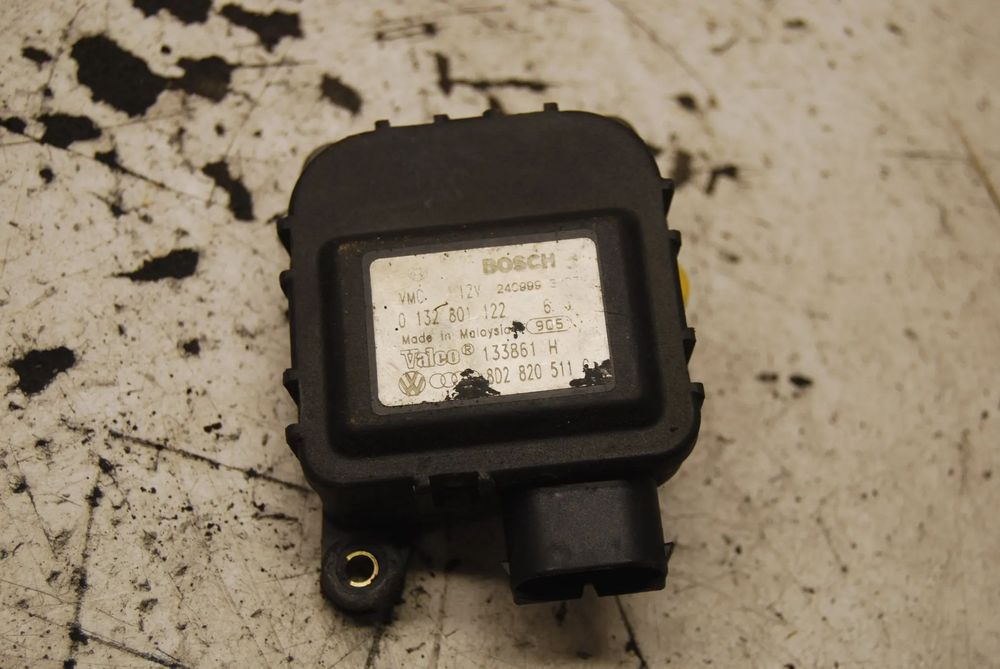 SILNICZEK NAGRZEWNICY 8D2820511C AUDI A6 C5 VW PASSAT B5