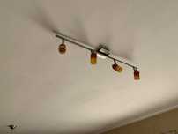 Candeeiro de tecto de quatro focos