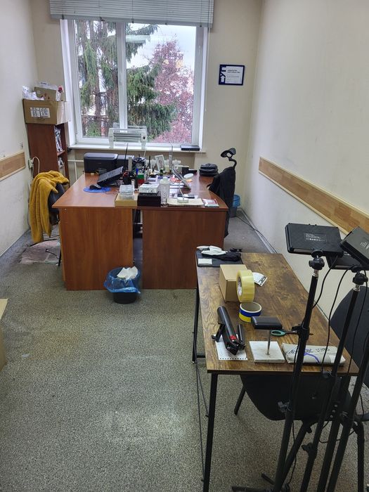 Офіс з меблями  центр Леніна біля ц ринку  власник оренда