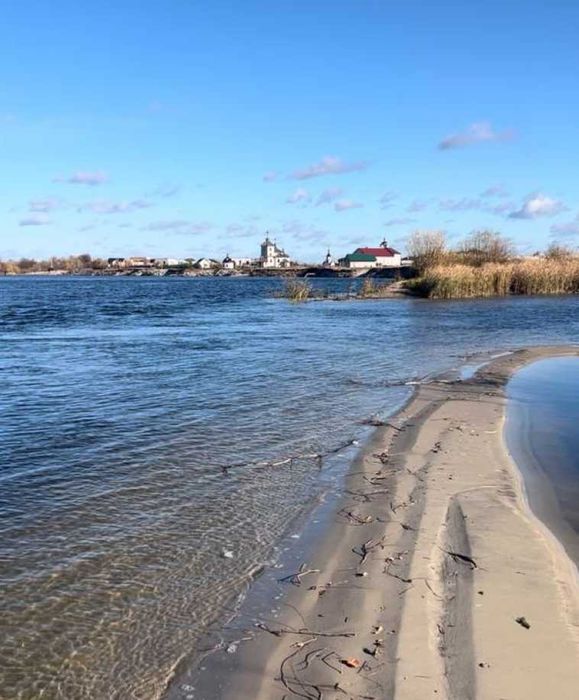 Зазим'я 23сот на берегу Десни  біля річки