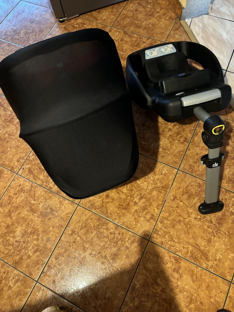 Nosidelko MAXI COSI z baza isofix