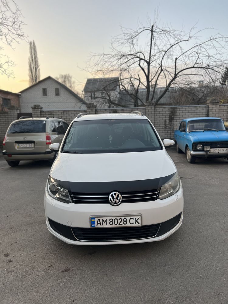 volkswagen touran