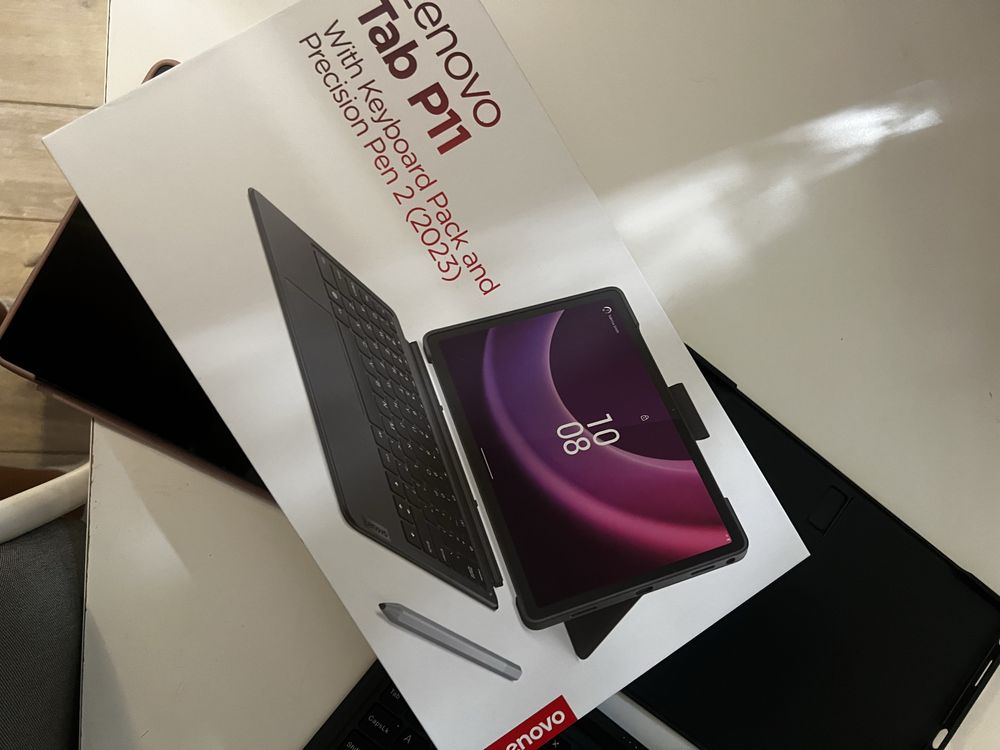 Tablet Lenovo Tab P11 + klawiatura i rysik