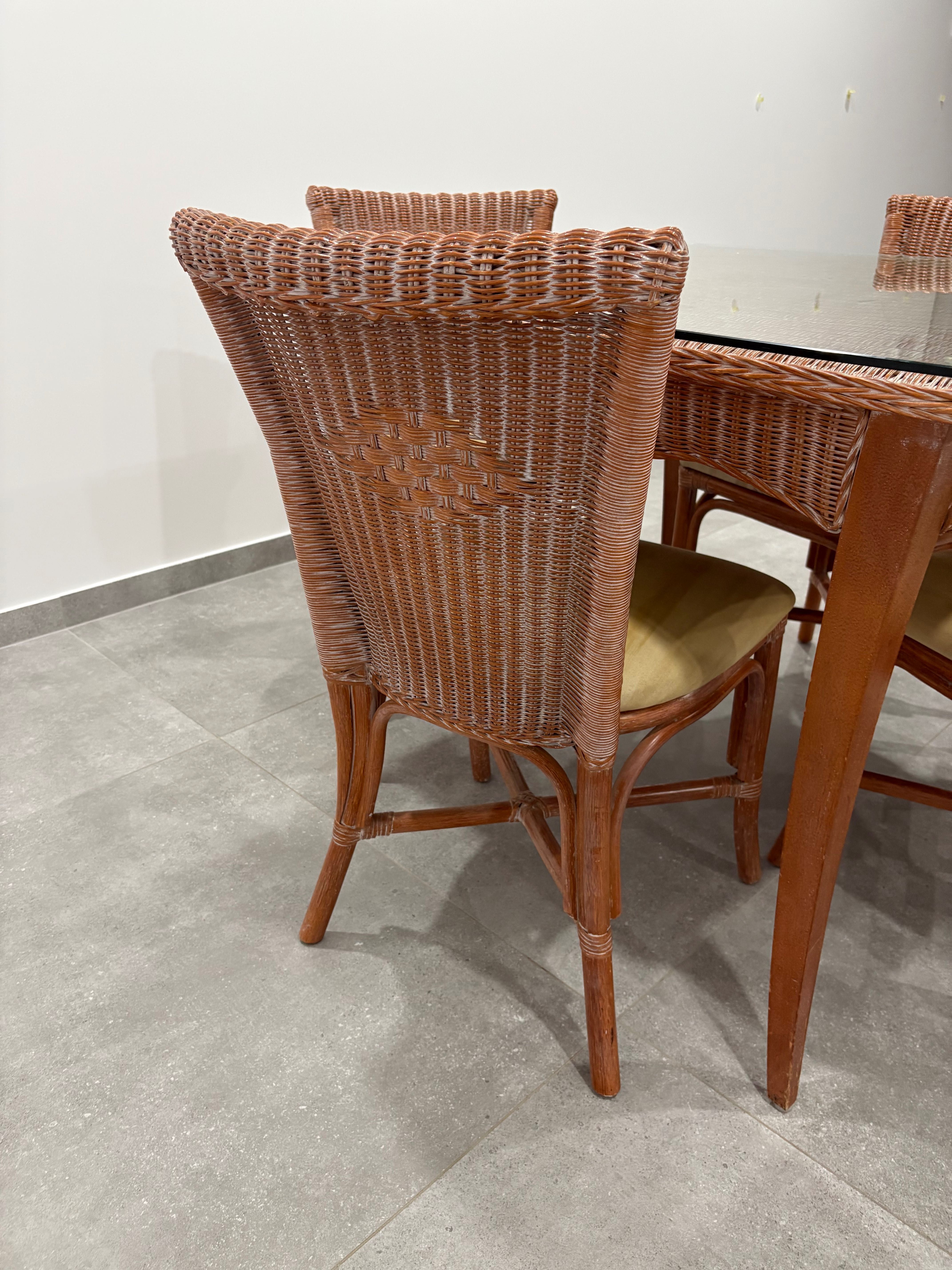 Mesa de bambu cor de  salmão c/ 4 cadeiras