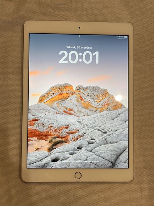 iPad 7 generacji 9.7 cala srebrny + klawiatura gratis