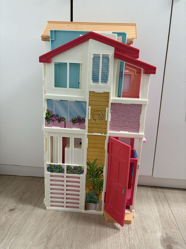 Domek miejski Barbie z windą