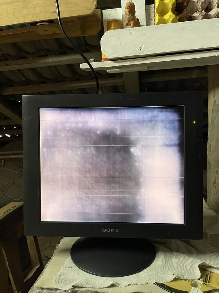 Monitor LCD Sony SDM-S71R (Para Peças)