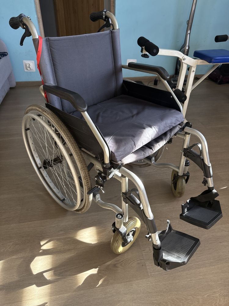 Wózek inwalidzki ręczny - Vitea Care