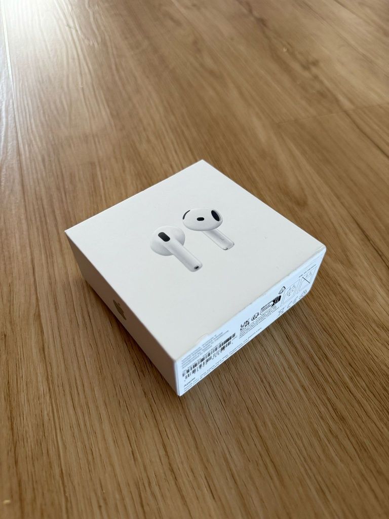 Vendo AirPods 4 + Capa de Silicone protetora