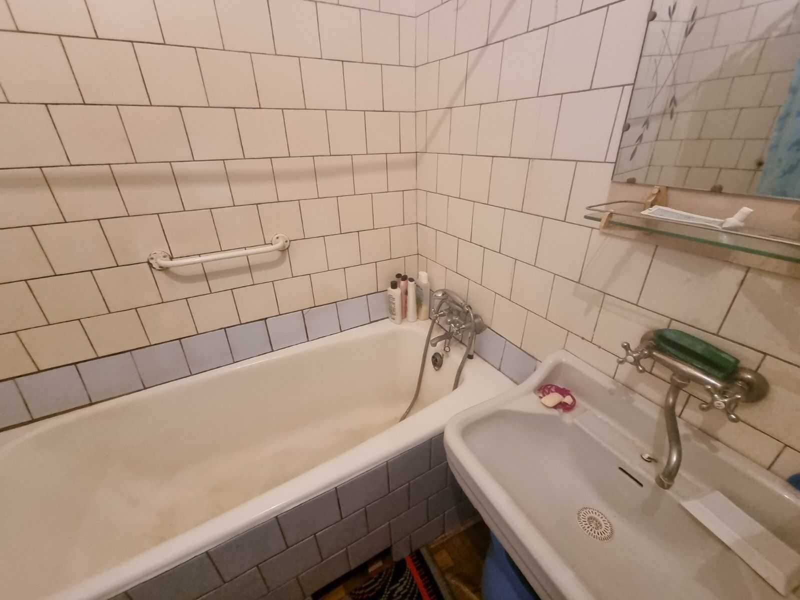Продам 3к на Липках Будинок із ліфтом вул Орлика Богомольця Липська