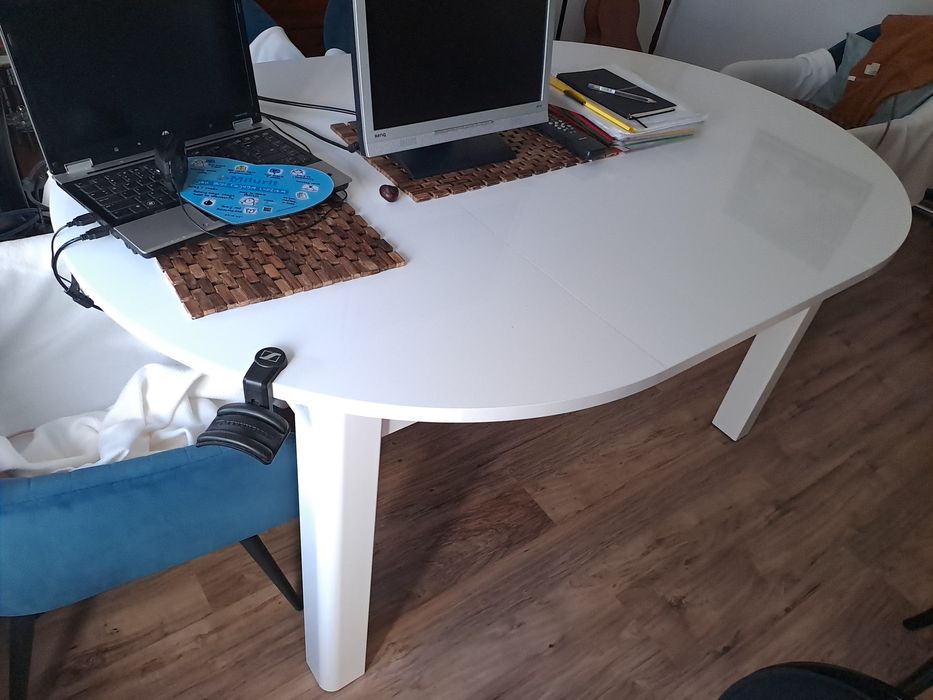 Stół salonowy lakierowany rozkładany 110(160)x110