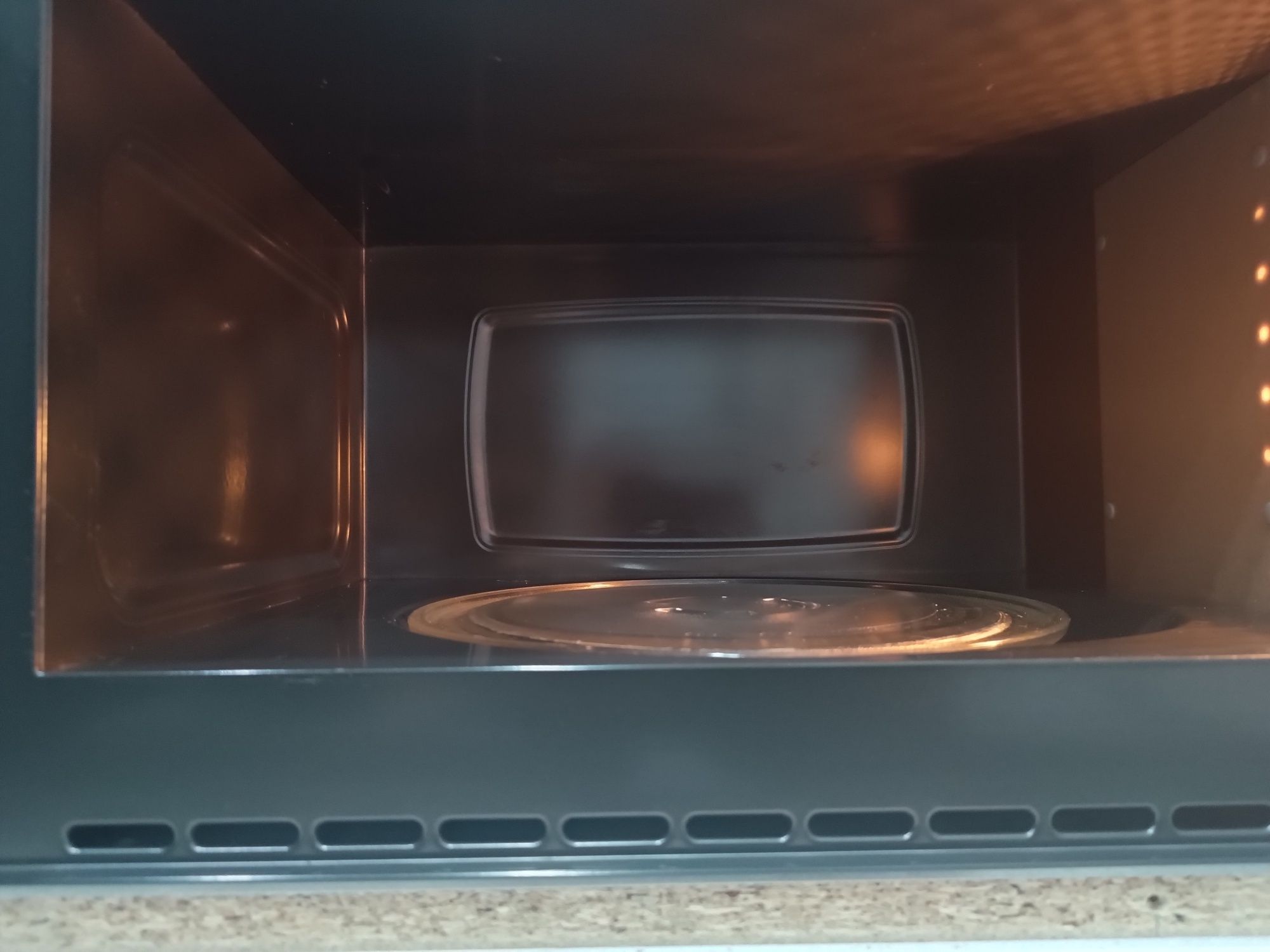 Mikrofalówka do zabudowy Whirlpool