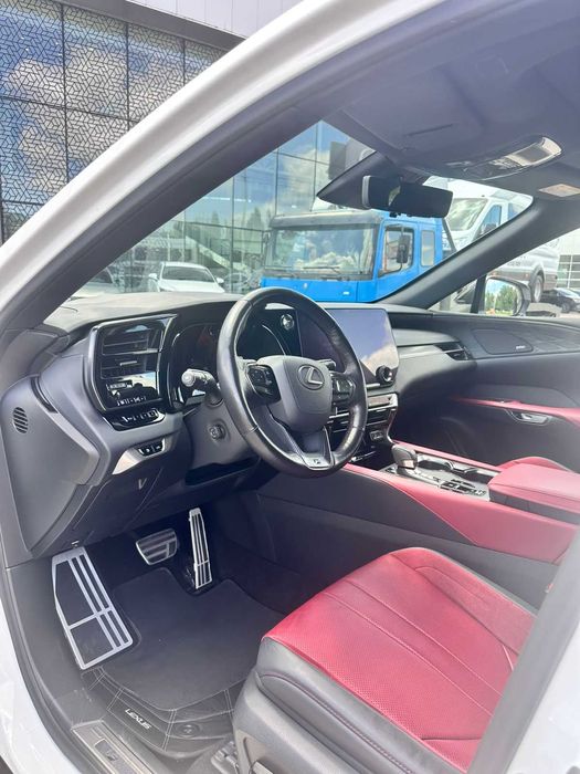 Lexus RX 2023 V покоління • 500h AT (371 к.с.) AWD • F Sport