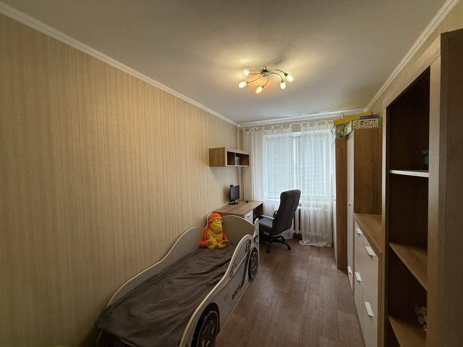 Двухкомнатная квартира с ремонтом на ул.Космонавтов,ост.Космос.